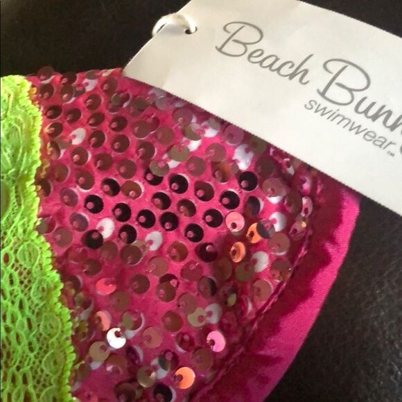 Beach Bunny All Bright With Me Bikini Top nwt - Picture 4 of 7